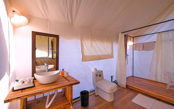img111 Deluxe Tent Accommodation with Private Washroom for Kumbh Mela